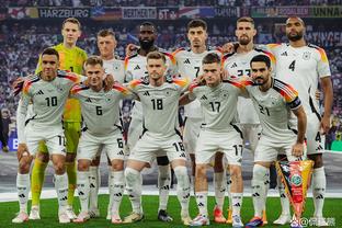 记者：13名球员参与德国队今日合练，萨内等四名伤员仍单独训练